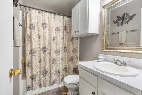 Bath - 3312 Augusta Dr, Bryan, TX 77803 photo 1 of 2