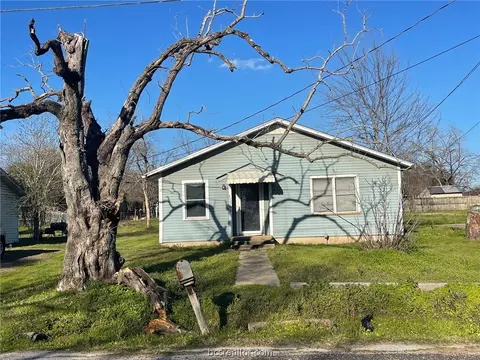 1701 Bluebonnet St, Bryan, TX 77808