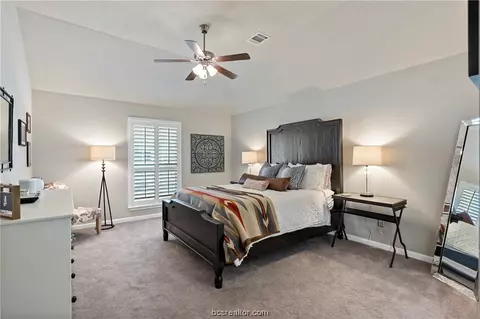 Bedroom - 2113 Stubbs Dr, Bryan, TX 77807 photo 2 of 3