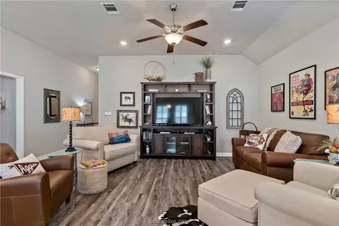Living - 2113 Stubbs Dr, Bryan, TX 77807 photo 3 of 4