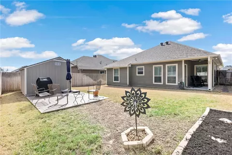 Exterior - 2113 Stubbs Dr, Bryan, TX 77807 photo 6 of 6