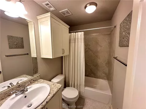 Bath - 1052 Venice Dr, Bryan, TX 77808 photo 4 of 5