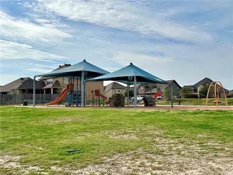 Exterior - 1052 Venice Dr, Bryan, TX 77808 photo 12 of 15