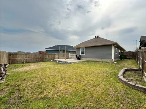 Exterior - 1052 Venice Dr, Bryan, TX 77808 photo 8 of 15