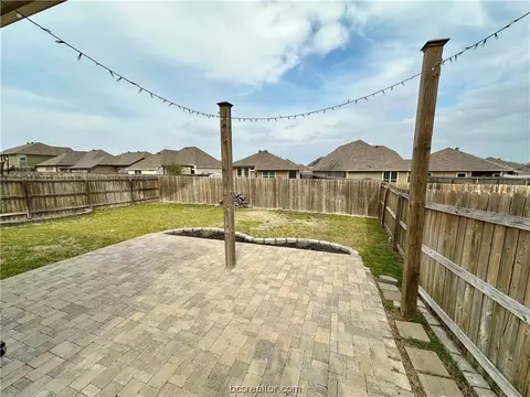 Exterior - 1052 Venice Dr, Bryan, TX 77808 photo 6 of 15