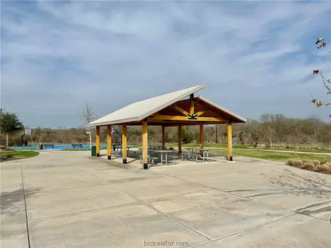 View/Area - 1052 Venice Dr, Bryan, TX 77808 photo 4 of 4