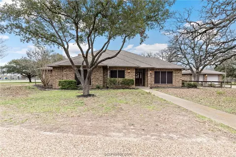 9611 N Dowling Rd, College Station, TX 77845