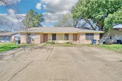 213 Yale, College Station, TX 77840