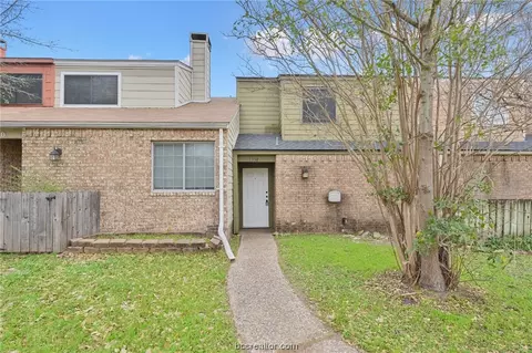 1338 Airline Dr, College Station, TX 77845