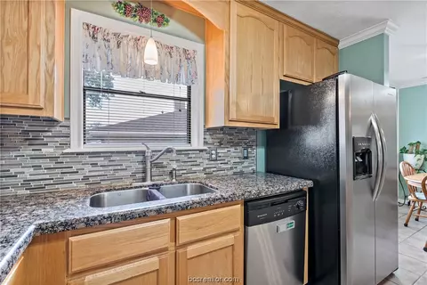 3706 Windridge Dr, Bryan, TX 77802 photo 13