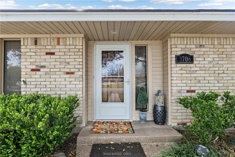 3706 Windridge Dr, Bryan, TX 77802 photo 3