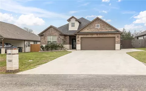 3681 Rabbit Ln, Bryan, TX 77808