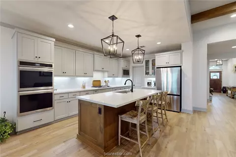 Kitchen - 3513 Chantilly Path, Bryan, TX 77808 photo 3 of 4