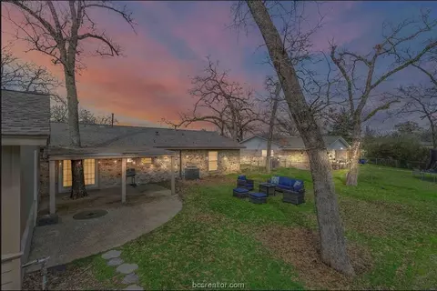 Exterior - 407 Tee Dr, Bryan, TX 77801 photo 9 of 9