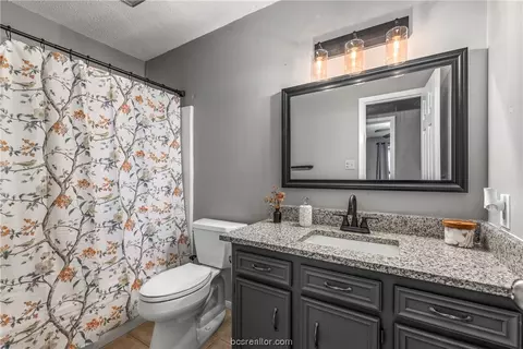 Bath - 407 Tee Dr, Bryan, TX 77801 photo 1 of 4