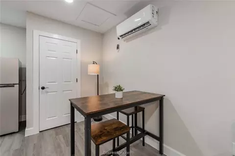 Entry Way - 407 Tee Dr, Bryan, TX 77801 photo 2 of 2