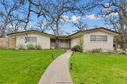 708 Esther Blvd, Bryan, TX 77802