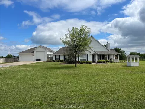 1650 Harris Dr, College Station, TX 77845