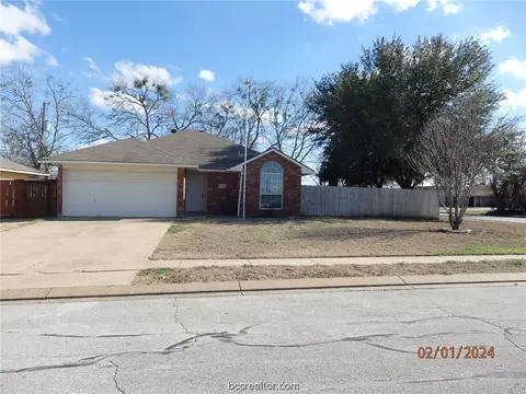 2816 Allen Ridge Dr, Bryan, TX 77802