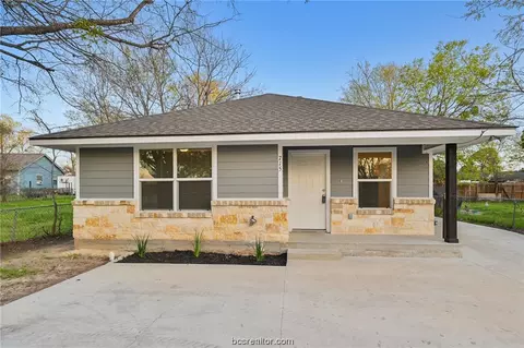 715 E Martin Luther King, Bryan, TX 77803