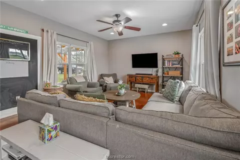 Living - 16172 Bench Ln, Bryan, TX 77807 photo 5 of 6