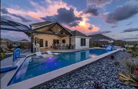 2020 Viva Rd, Bryan, TX 77807