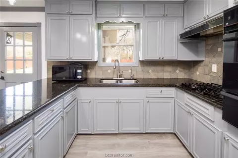 Kitchen - 2701 Wayside Dr, Bryan, TX 77802 photo 3 of 5