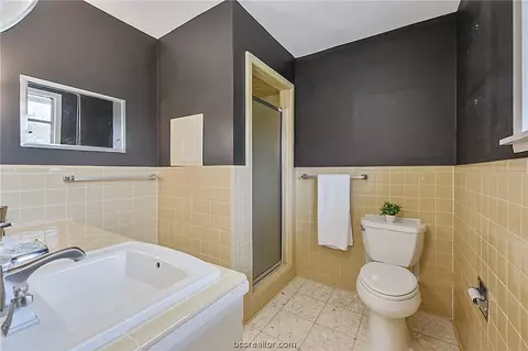 Bath - 807 Esther Blvd, Bryan, TX 77802 photo 1 of 3