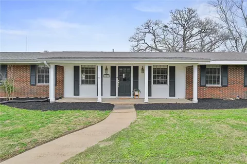 Exterior - 807 Esther Blvd, Bryan, TX 77802 photo 2 of 7