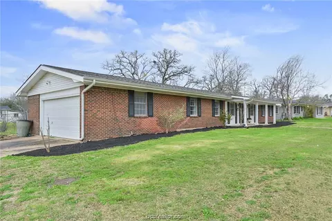 Exterior - 807 Esther Blvd, Bryan, TX 77802 photo 7 of 7