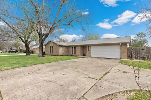 2725 Brothers Blvd, College Station, TX 77845