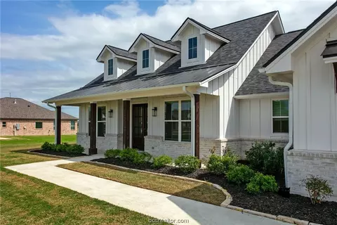 Exterior - 10332 Whiskey River Rd, Bryan, TX 77808 photo 2 of 10