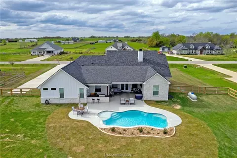 Exterior - 10332 Whiskey River Rd, Bryan, TX 77808 photo 9 of 10
