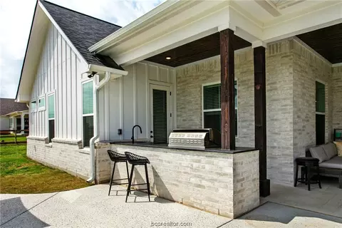 Exterior - 10332 Whiskey River Rd, Bryan, TX 77808 photo 5 of 10