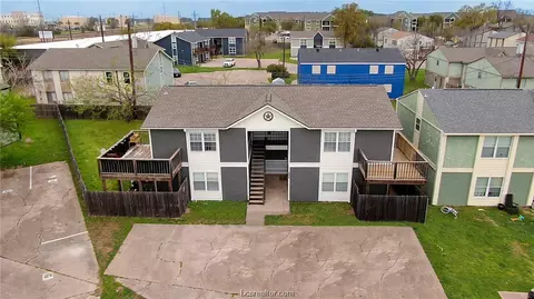 804 Oran Cir, Bryan, TX 77801