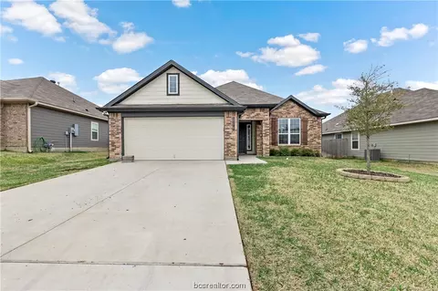 210 Cross Ln, Caldwell, TX 77836
