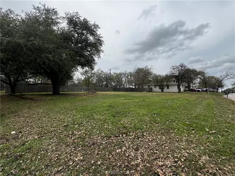 4104 Oaklawn St, Bryan, TX 77801