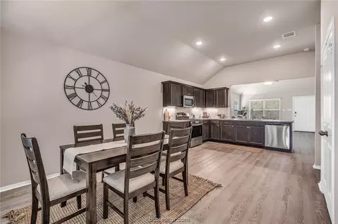 2811 Messenger Way, Bryan, TX 77803 photo 5