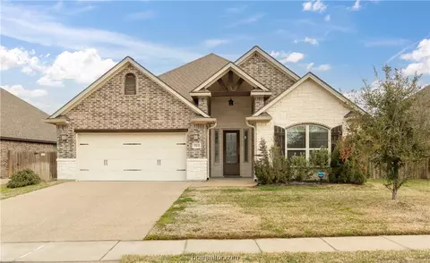 15631 Shady Brook Ln, College Station, TX 77845