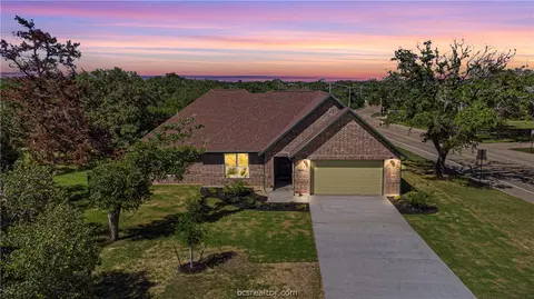 1031 Walton Dr, College Station, TX 77840