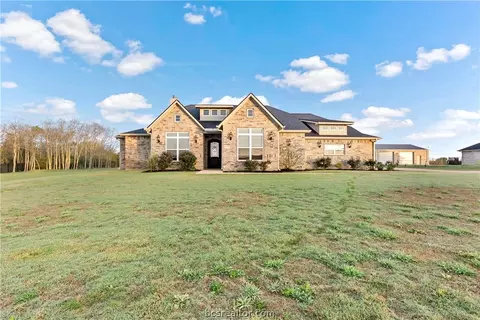 5025 Angel Ln, Bryan, TX 77808