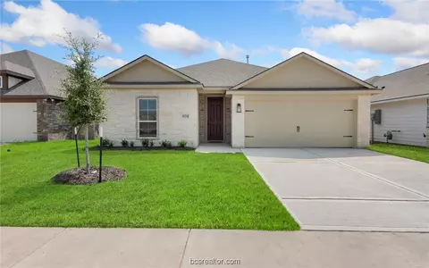 6214 Rockford Dr, College Station, TX 77845