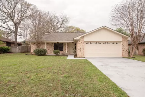 2818 Jennifer Dr, College Station, TX 77845