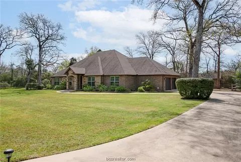 Exterior - 10601 Commonwealth Dr, Iola, TX 77861 photo 2 of 9