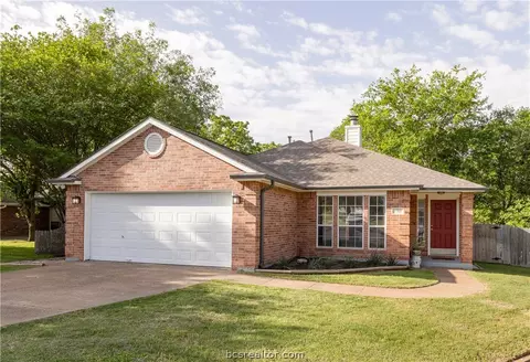 1715 Ibis Ct, Bryan, TX 77807