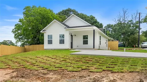 810 Brown St, Brenham, TX 77833