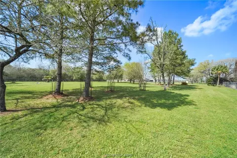 Exterior - 68 Windmill Dr, Hempstead, TX 77445 photo 1 of 8