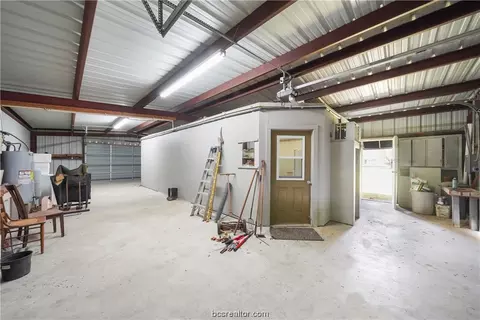 Exterior - 68 Windmill Dr, Hempstead, TX 77445 photo 4 of 8