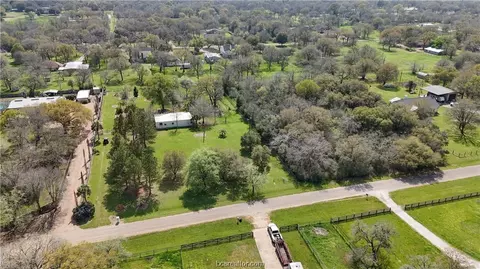 View/Area - 68 Windmill Dr, Hempstead, TX 77445 photo 5 of 9