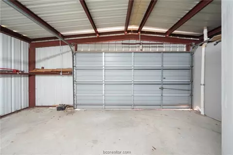 Exterior - 68 Windmill Dr, Hempstead, TX 77445 photo 5 of 8